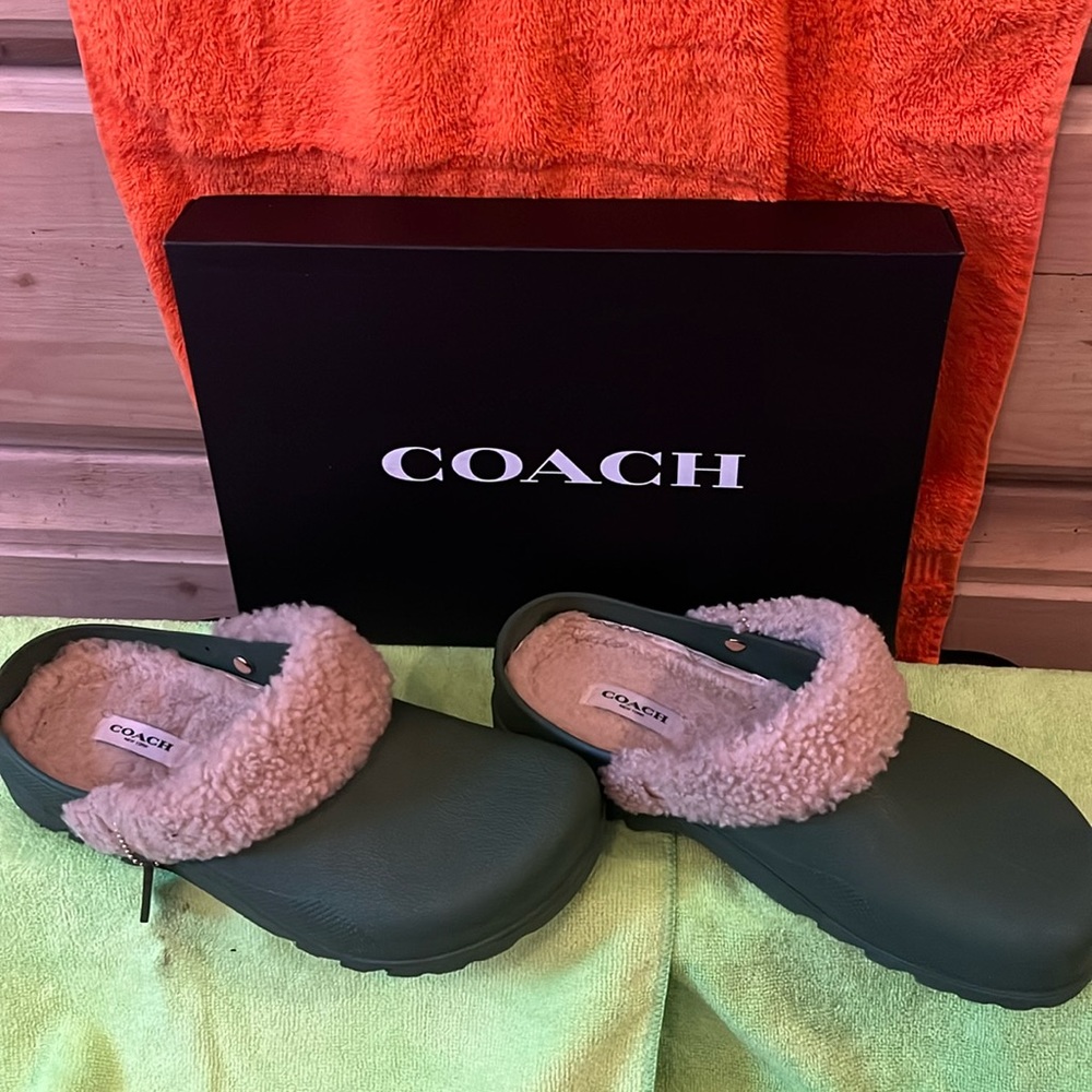COACH take on Clogs 😊